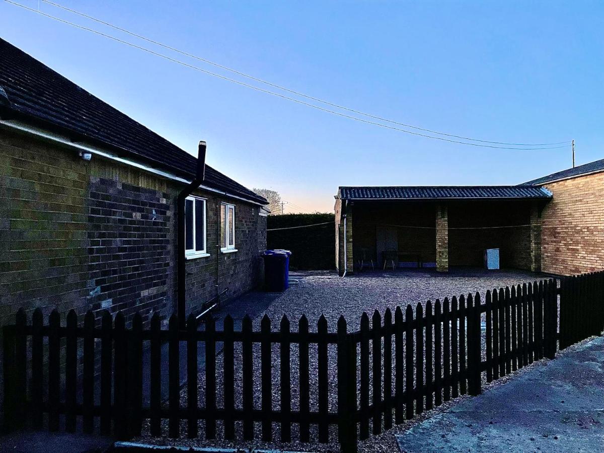 2 Bedroom Detached Bungalow With Hot Tub And Secure Garden And Parking - Pet Friendly On 7 Acres Of Land Boston Exterior photo